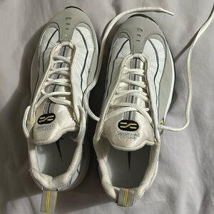 Vintage Nike cross training size 7